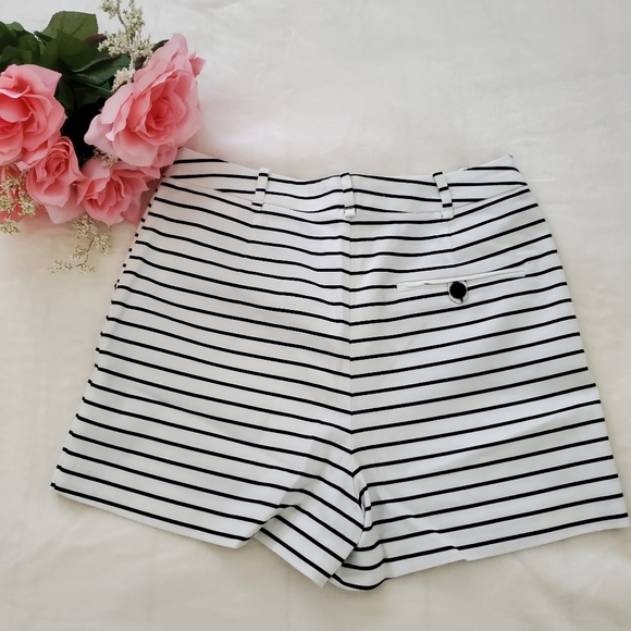 Zara Basic Short - Picture 2 of 7